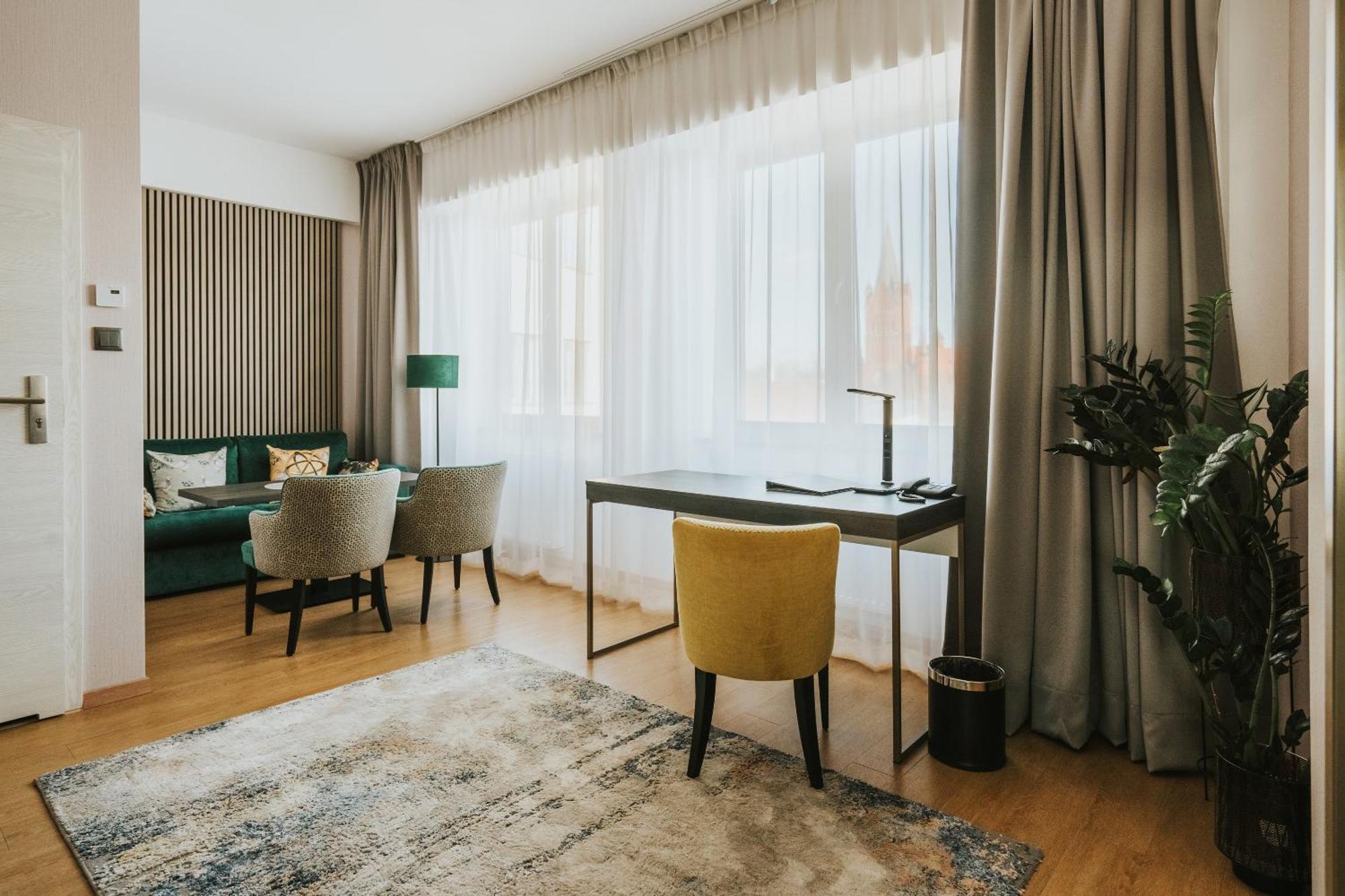 Green Hotel Inowroclaw Ngoại thất bức ảnh